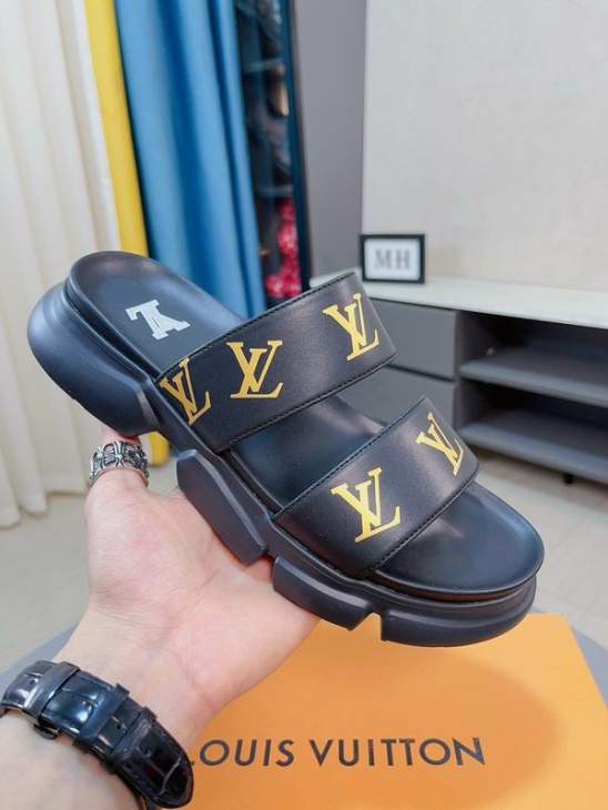Picture of Louis Vuitton Slippers _SKULVsz38-44mnf06031273